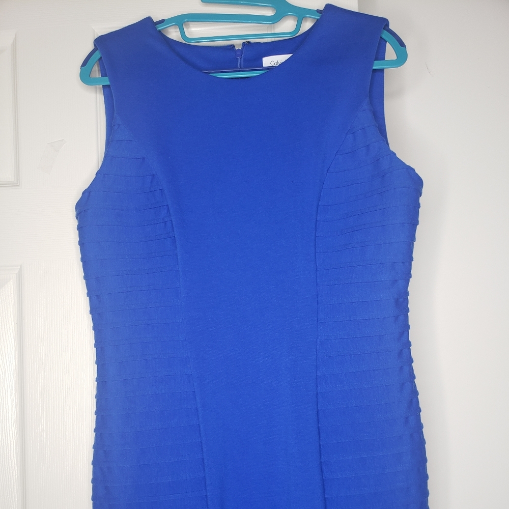 Dress - Picture 2 of 8